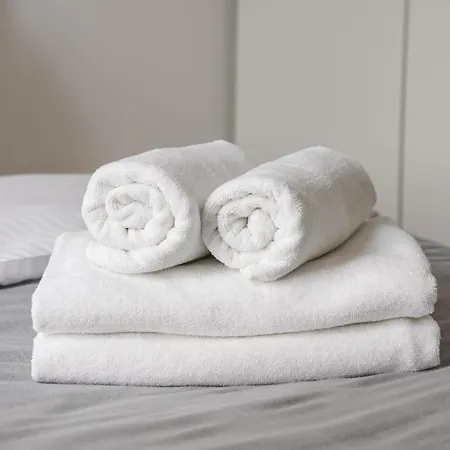 Nowolipki Modern By Bookinghost