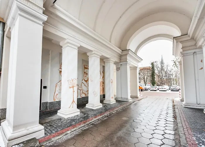 Nowolipki Modern By Bookinghost