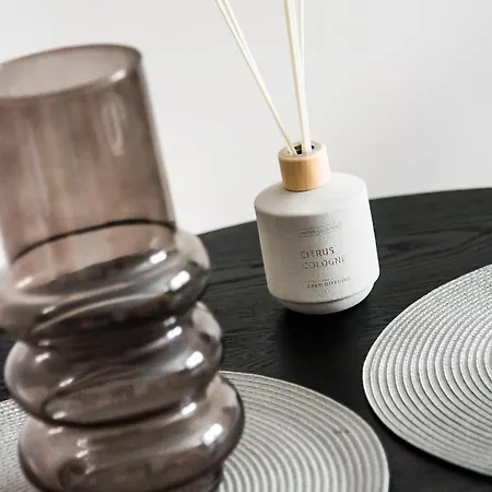 Nowolipki Modern By Bookinghost *